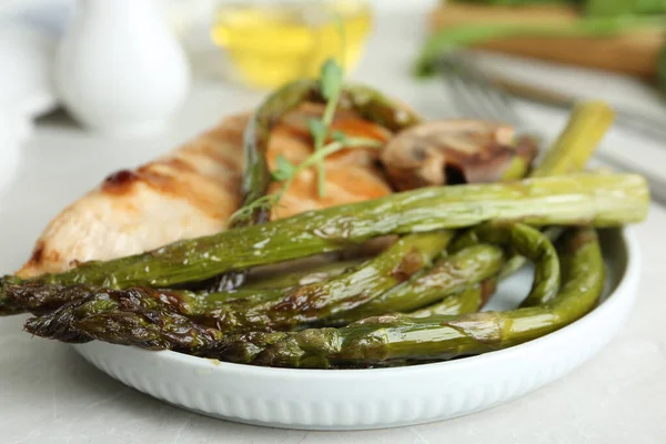 Tasty Asparagus Meat Plate Closeup — Stockfoto