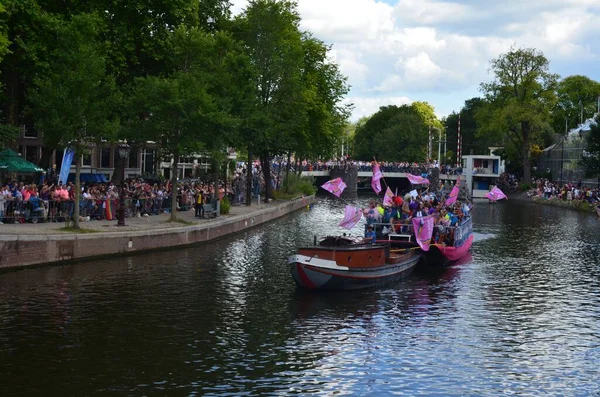 Amsterdam Netherlands August 2022 Many People Boats Lgbt Pride Parade — Photo