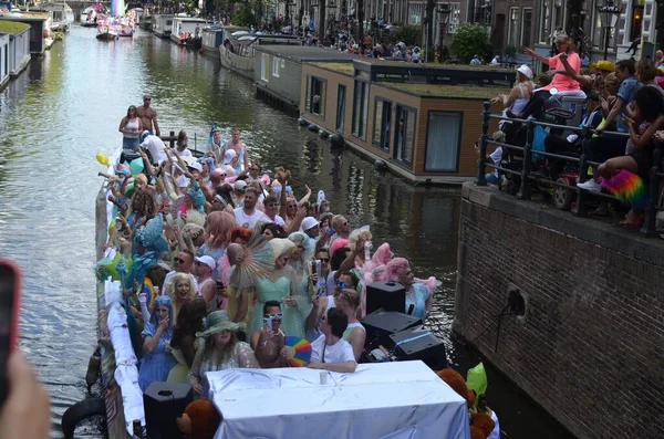 Amsterdam Netherlands August 2022 Many People Boat Lgbt Pride Parade — Photo