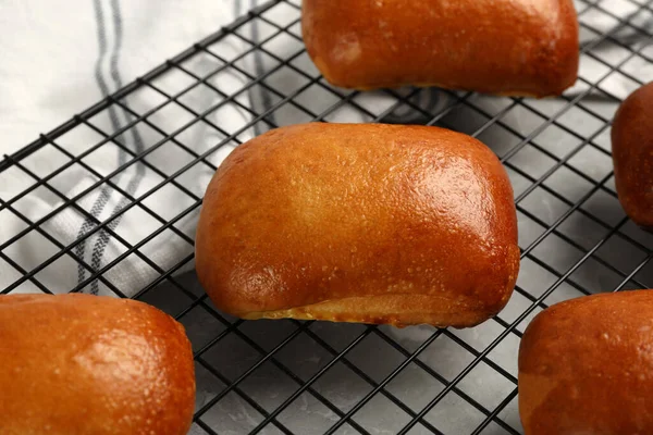 Delicious Baked Pirozhki Cooling Rack Closeup — ストック写真