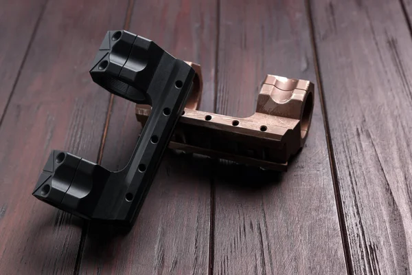 Quick Disconnect Sniper Cantilever Scope Mounts Wooden Table Closeup — Stockfoto