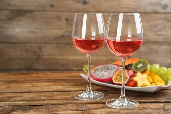 Delicious Exotic Fruits Wine Wooden Table Space Text — 스톡 사진