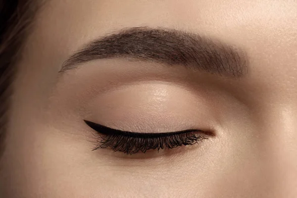 Young Woman Permanent Makeup Eyes Brows Closeup — Stok fotoğraf
