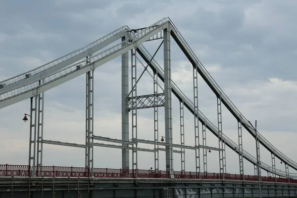 Вид Современный Мост Фоне Облачного Неба — стоковое фото