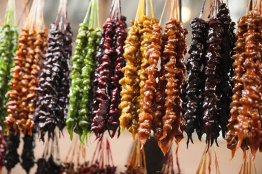 Pazarda bir sürü lezzetli kilise kilisesi var.