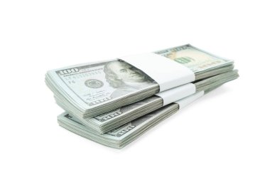 Beyaz üzerine izole edilmiş bir deste dolar. Amerikan ulusal para birimi