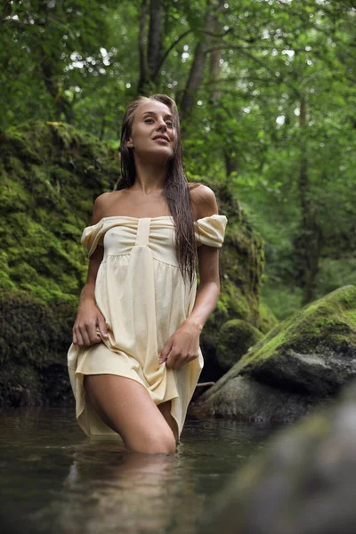 Beautiful Young Woman Mountain River Forest — Zdjęcie stockowe