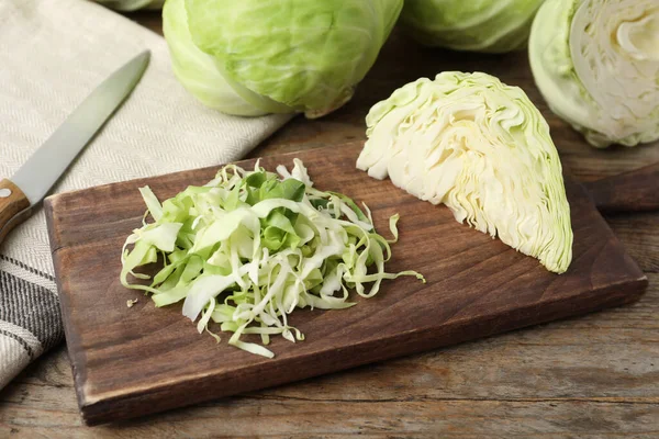 Chopped Ripe White Cabbage Wooden Table — 图库照片