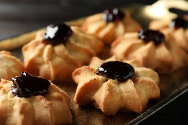 Masada reçelli lezzetli kurabiyeler, yakın plan.