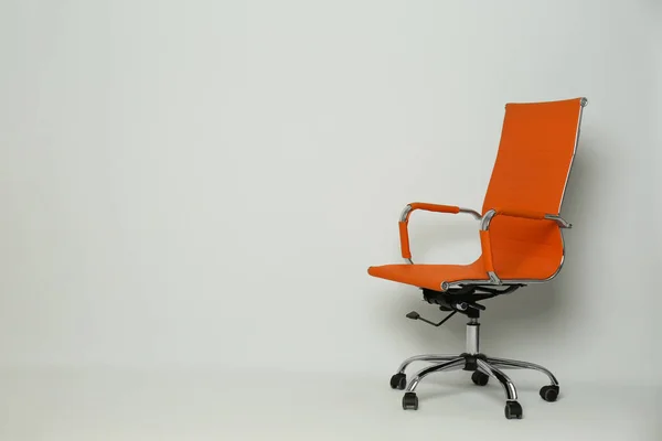 Cadeira Escritório Confortável Fundo Branco Espaço Para Texto — Fotografia de Stock
