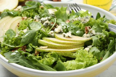 Armut dilimli taze salata, yakın plan.