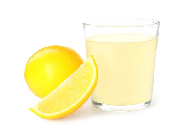 Beyaz Arka Planda Taze Sıkılmış Meyve Suyu Limon — Stok fotoğraf