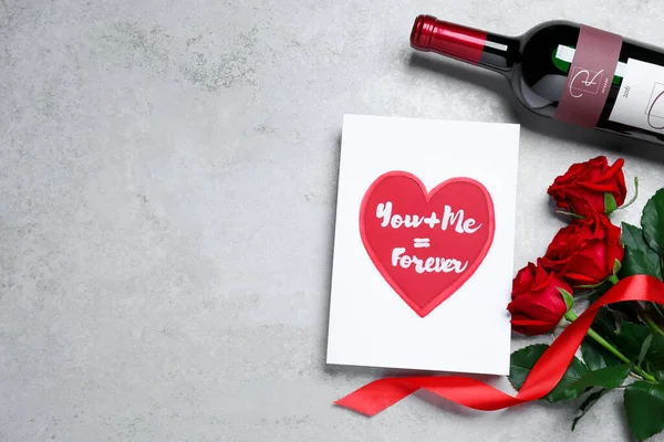 Marvelous Message Love Red Roses Wine Grey Table Flat Lay — Stockfoto