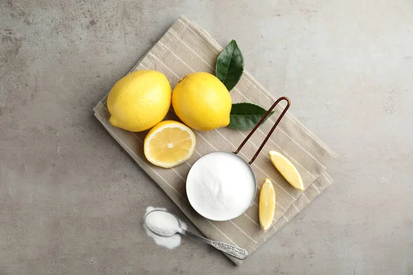 Membakar Soda Dan Memotong Lemon Meja Cahaya Berbaring Datar — Stok Foto