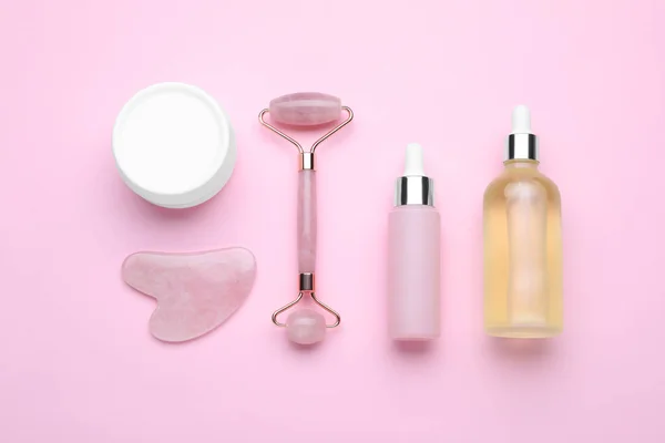 Natural Face Roller Gua Sha Tool Cosmetic Products Pink Background — Stockfoto