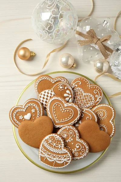 Tasty Heart Shaped Gingerbread Cookies Christmas Decor White Wooden Table — Fotografia de Stock