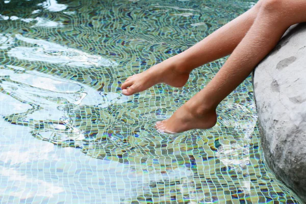 Child Sitting Stone Swimming Pool Closeup — Stockfoto