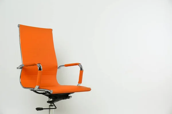 Cadeira Escritório Confortável Fundo Branco Espaço Para Texto — Fotografia de Stock