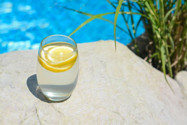 Refreshing Water Lemon Rock Outdoors Space Text — 스톡 사진