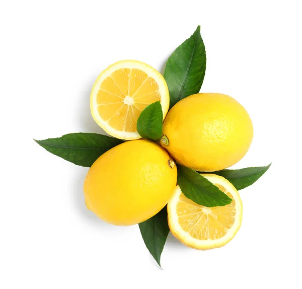 Свежие Спелые Лимоны Листьями Белом Фоне Вид Сверху — стоковое фото