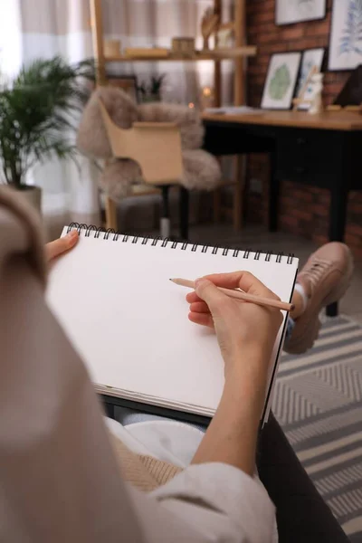 Rajz Vázlatfüzet Ceruzával Otthon Közelkép — Stock Fotó