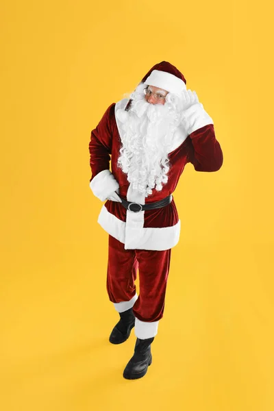 Retrato Completo Santa Claus Sobre Fondo Amarillo —  Fotos de Stock