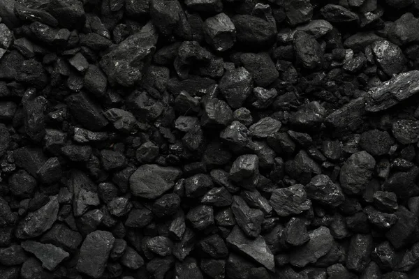 Arkaplan olarak kömür yığını, üst görünüm