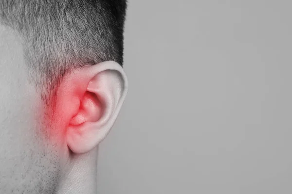Άνθρωπος Πρόβλημα Ακοής Χώρος Για Κείμενο Ασπρόμαυρος Τόνος — Φωτογραφία Αρχείου