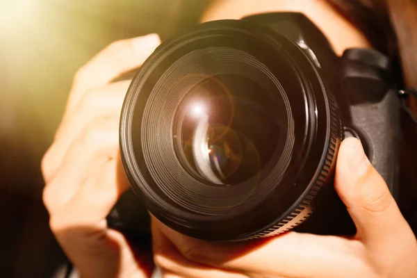 Photographer Professional Camera Blurred Background Closeup — Fotografia de Stock