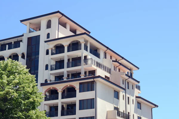 Exterior Beautiful Residential Building Blue Sky — Zdjęcie stockowe