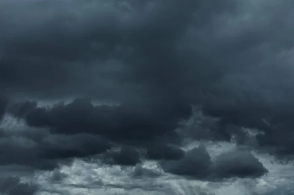 Прекрасный Вид Небо Покрытое Серыми Грозовыми Тучами — стоковое фото