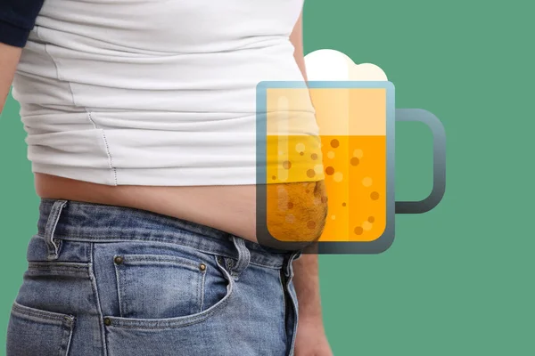 Problema Barriga Cerveza Hombre Con Sobrepeso Sobre Fondo Verde Primer —  Fotos de Stock