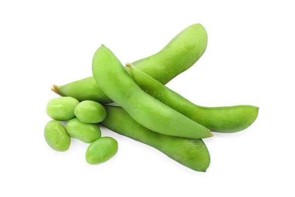 白い背景に豆と新鮮な緑の枝豆のポッド — ストック写真