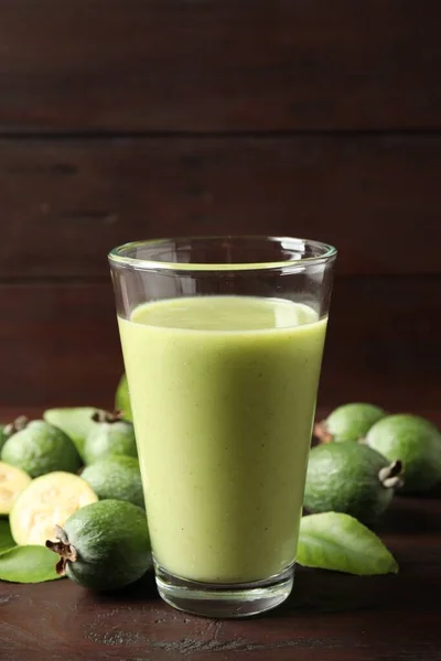 Verse Feijoa Smoothie Vers Fruit Houten Tafel — Stockfoto