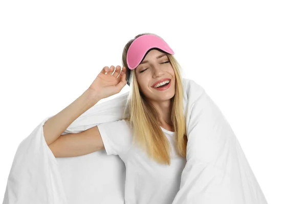 Jovem Mulher Máscara Dormir Envolto Com Cobertor Macio Fundo Branco — Fotografia de Stock