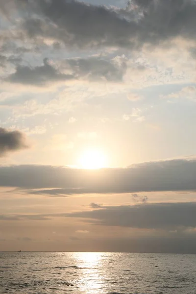 Picturesque View Sunset Beautiful Clouds Sea — ストック写真