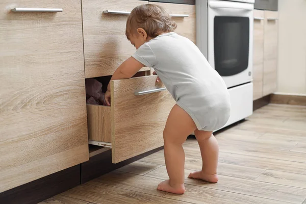 Little Child Exploring Drawer Kitchen Dangerous Situation — Stock Photo, Image