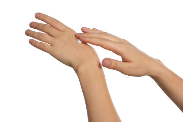 Γυναίκα Εφαρμογή Κρέμα Στο Χέρι Της Λευκό Φόντο Closeup — Φωτογραφία Αρχείου