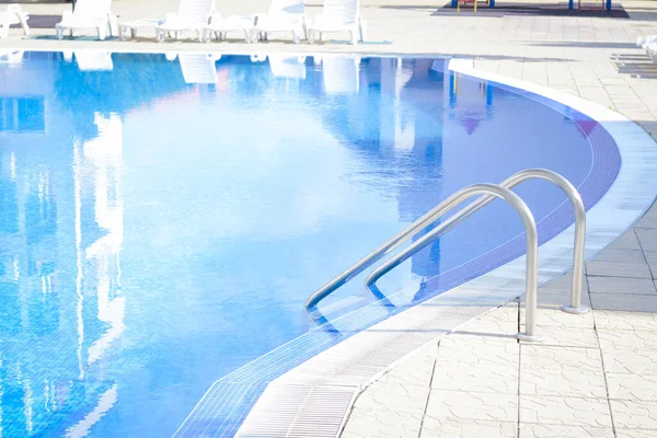 Outdoor Swimming Pool Ladder Handrails Sunny Day — ストック写真