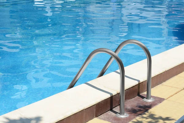 Swimming Pool Metal Ladder Sunny Day — Foto de Stock
