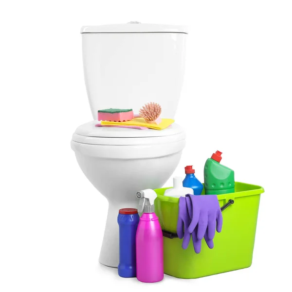 Toalete Diferentes Suprimentos Limpeza Fundo Branco — Fotografia de Stock