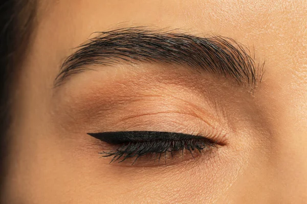 Young Woman Permanent Eyeliner Makeup Closeup — Foto de Stock