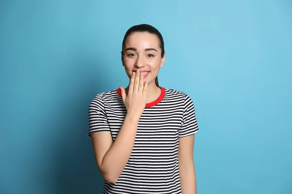 Beautiful Young Woman Laughing Light Blue Background Funny Joke — Stock Photo, Image