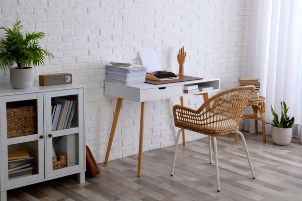 Comfortable Writer Workplace Interior Typewriter Desk White Brick Wall — Foto de Stock