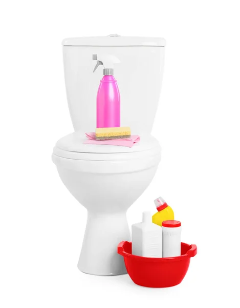 Toalete Diferentes Suprimentos Limpeza Fundo Branco — Fotografia de Stock