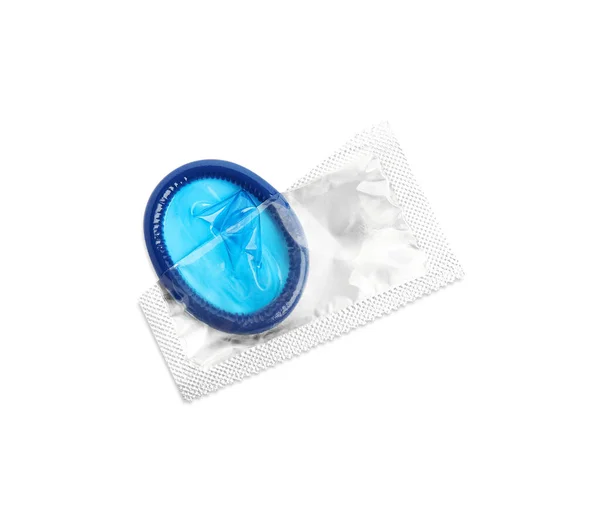 Gescheurd Condoompakket Geïsoleerd Wit Bovenaanzicht Veilige Seks — Stockfoto