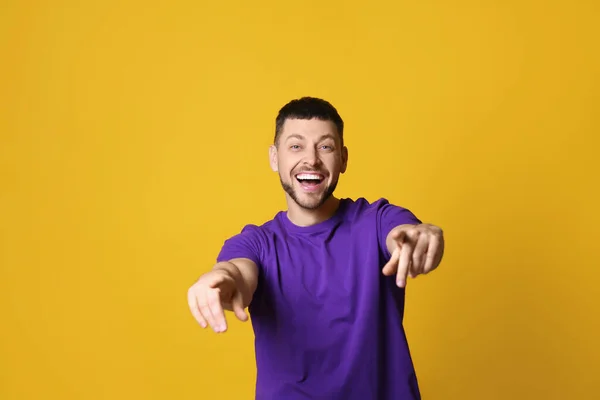 Handsome Man Laughing Yellow Background Funny Joke — Stock Photo, Image