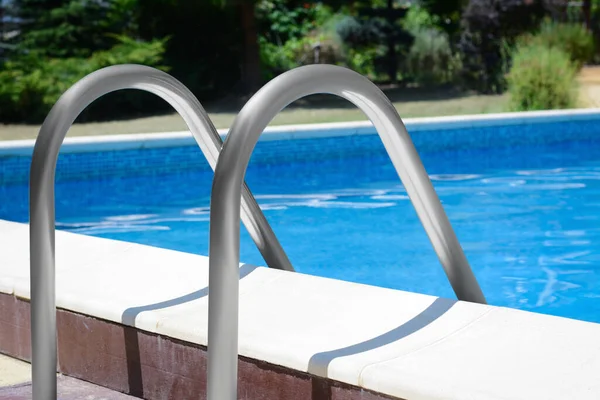Swimming Pool Metal Ladder Sunny Day —  Fotos de Stock