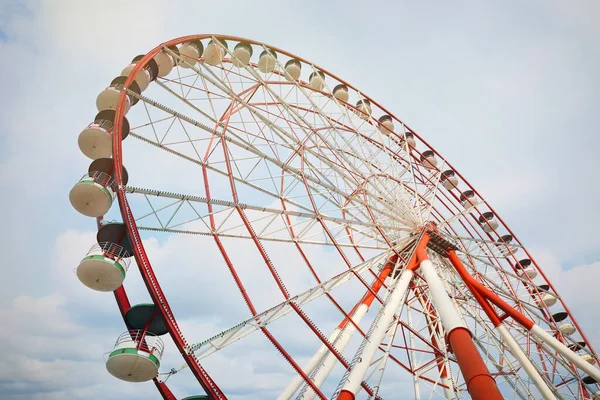 Beautiful Large Ferris Wheel Outdoors Low Angle View — ストック写真