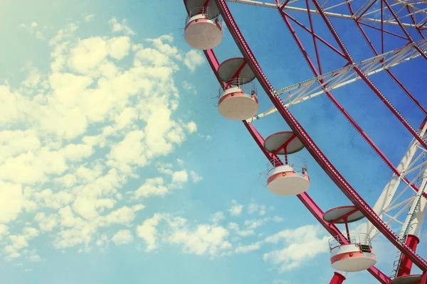 Beautiful Large Ferris Wheel Blue Sky Low Angle View — Stockfoto